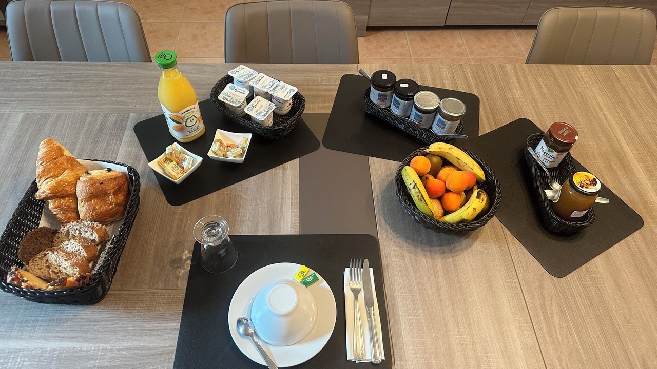 Photo of Others in Preneron