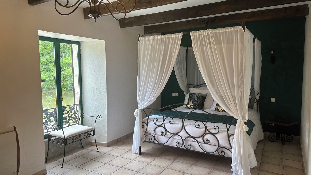 Photo of Bedroom in Preneron