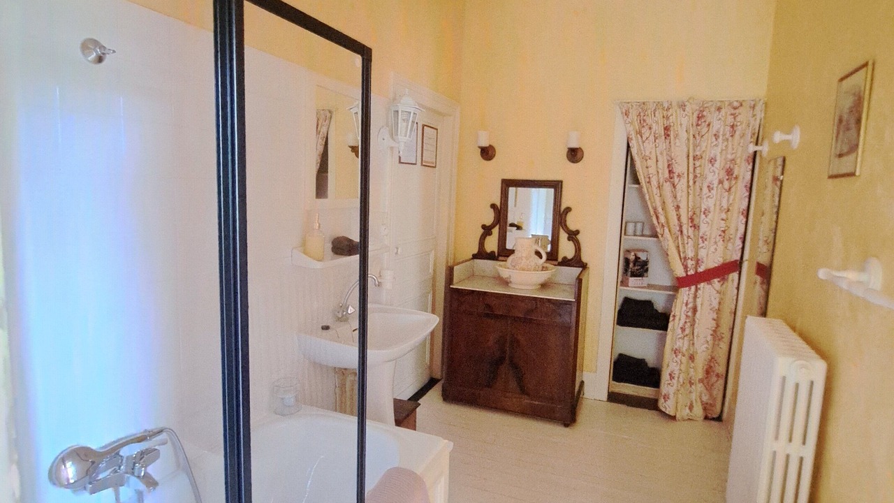 Photo of Bathroom in Le Chatelet