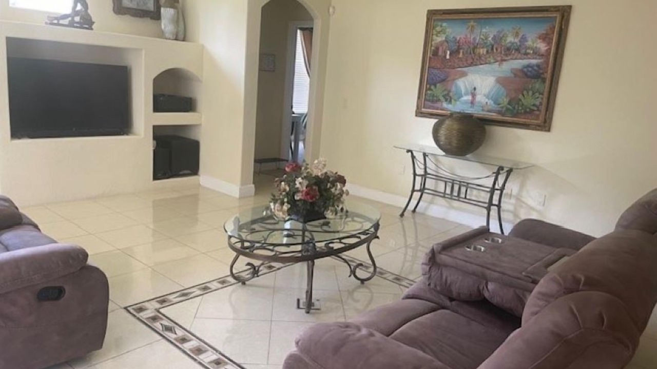 Photo of Livingroom in Wesley Chapel