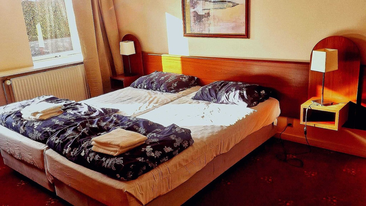 Photo of Others in Kvaers