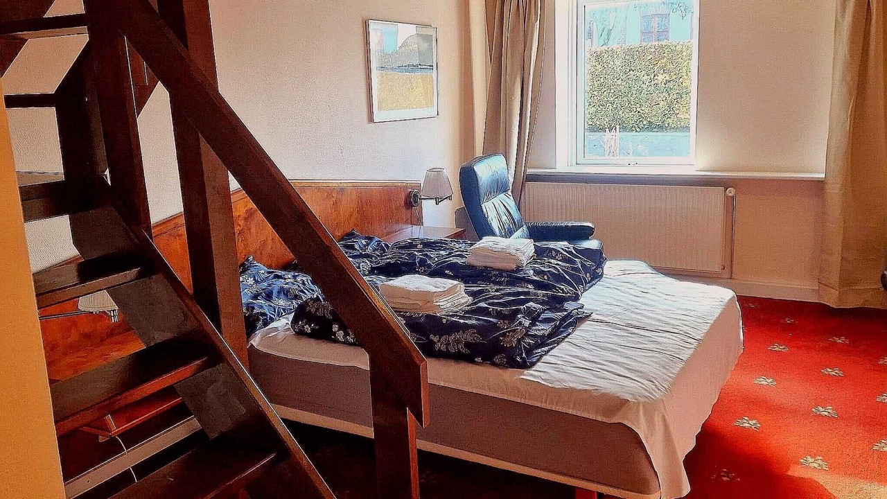 Photo of Others in Kvaers