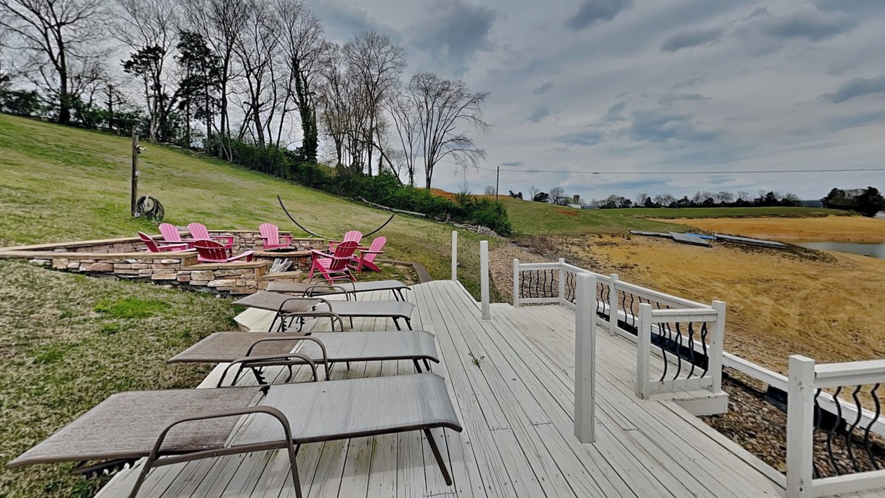 Photo of Others in Dandridge