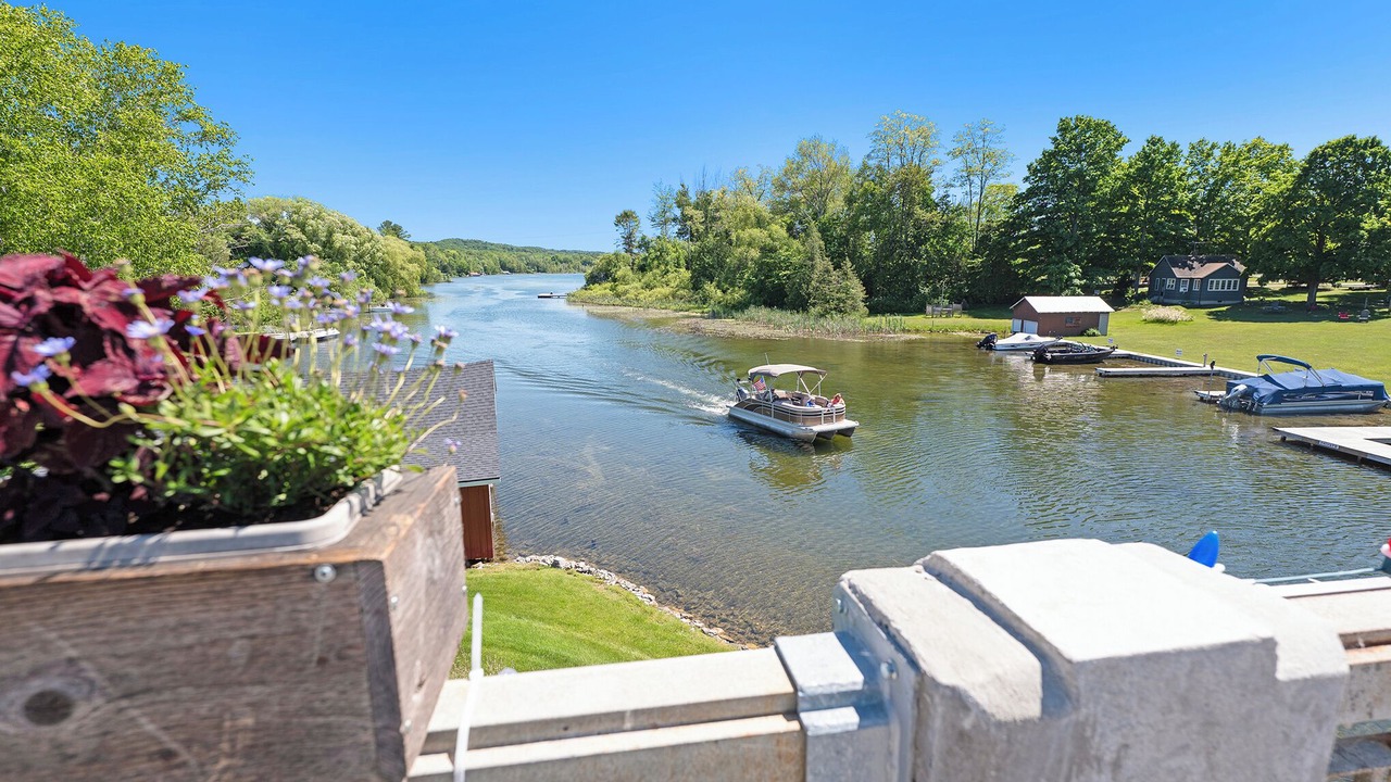 Photo of Patio Balcony in Lake Leelanau