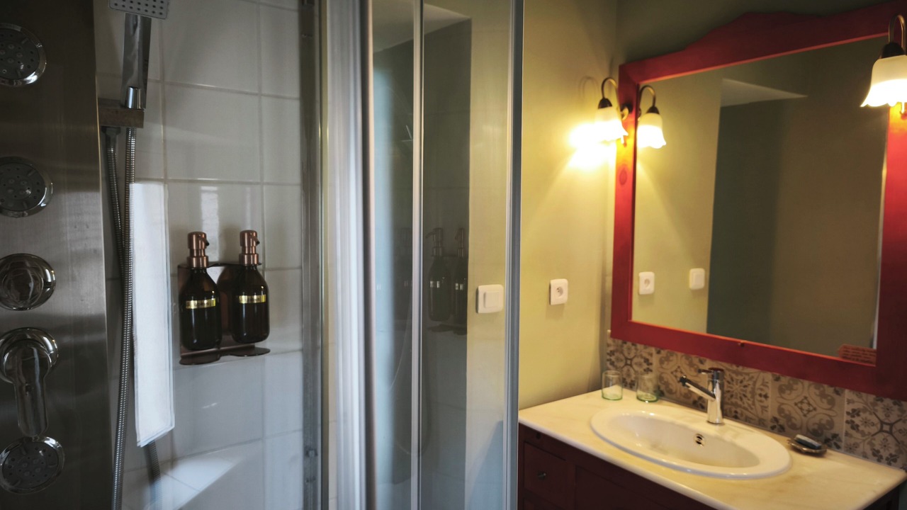 Photo of Bathroom in Saint-Amand-Montrond