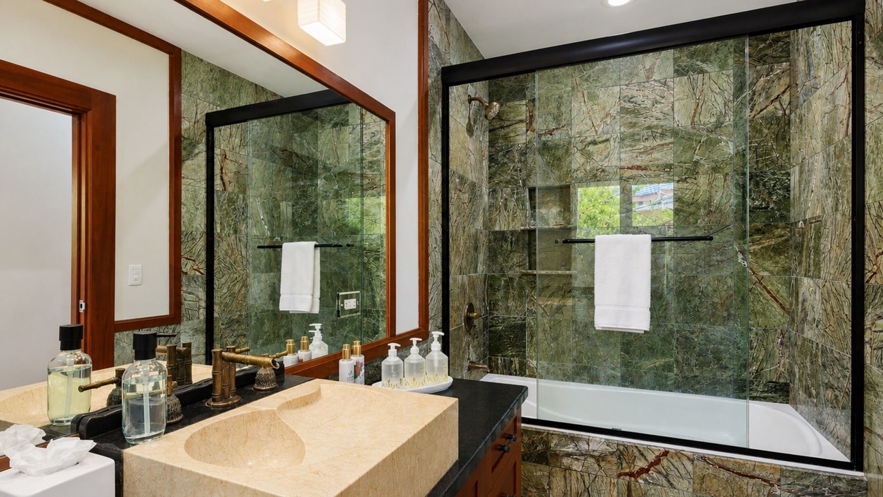 Photo of Bathroom in Waikoloa