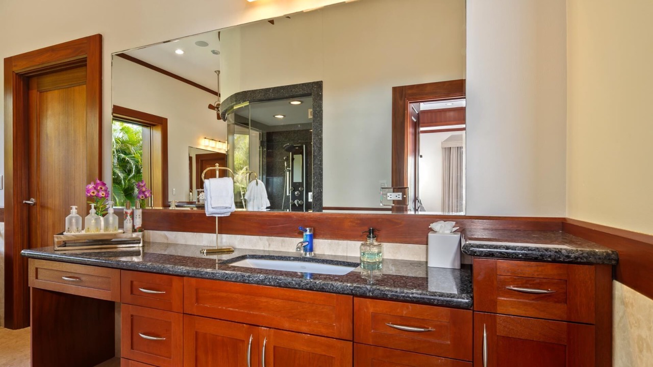 Photo of Bathroom in Waikoloa