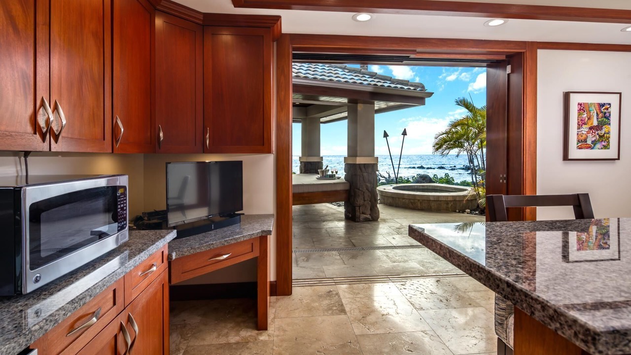 Photo of Kitchen in Waikoloa