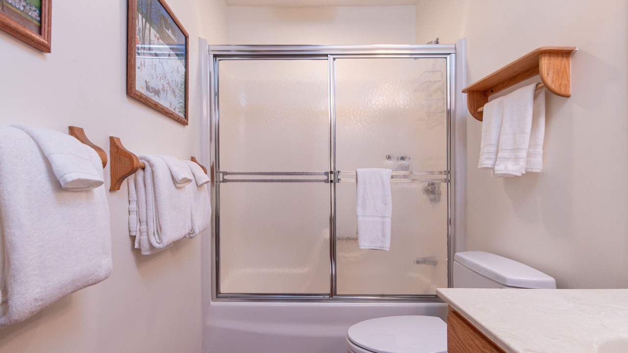 Photo of Bathroom in Warren