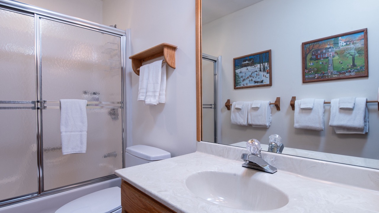 Photo of Bathroom in Warren