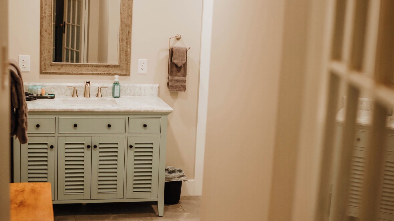 Photo of Others in Snow Shoe