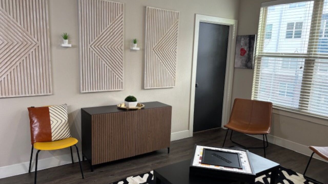 Photo of Livingroom in Tobin Hill