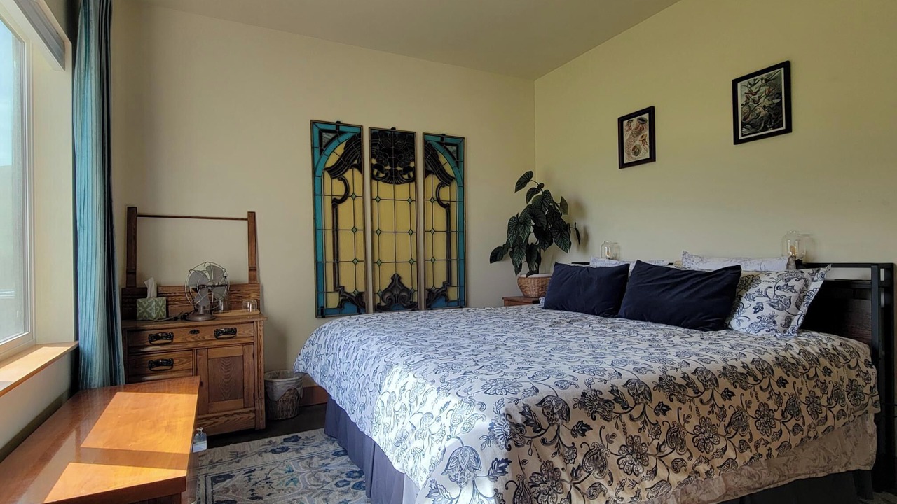 Photo of Bedroom in South Cascades Area