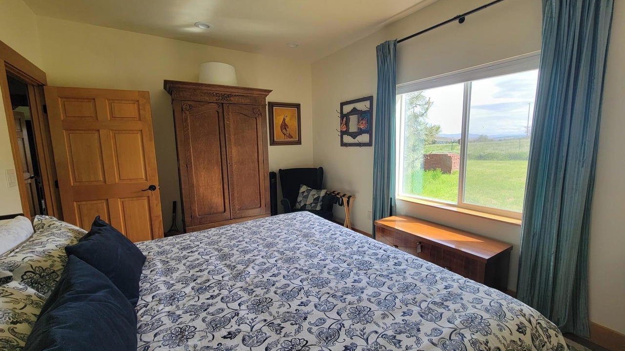Photo of Bedroom in South Cascades Area