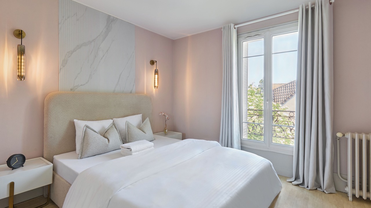 Photo of Bedroom in Villeneuve-Saint-Georges