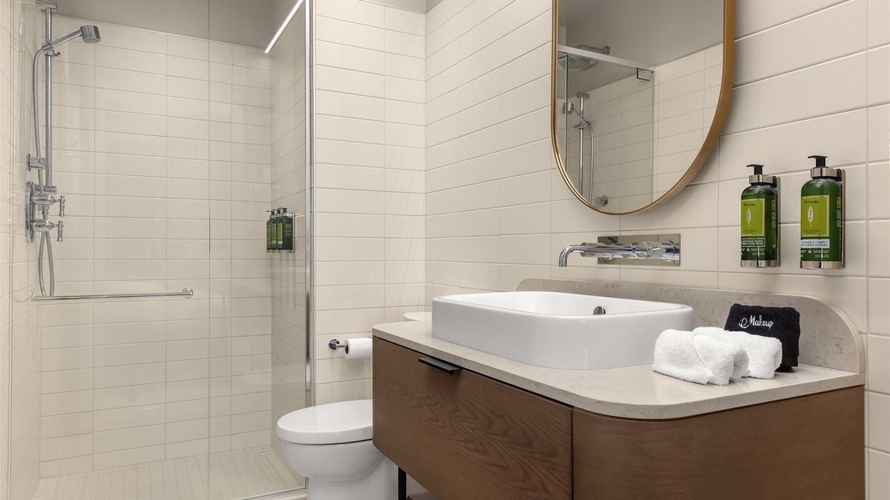 Photo of Bathroom in Cote-Des-Neiges—Notre-Dame-De-Grace