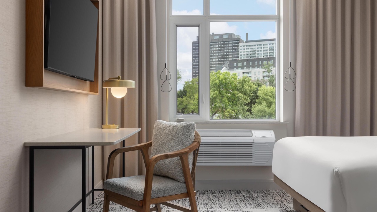 Photo of Bedroom in Cote-Des-Neiges—Notre-Dame-De-Grace