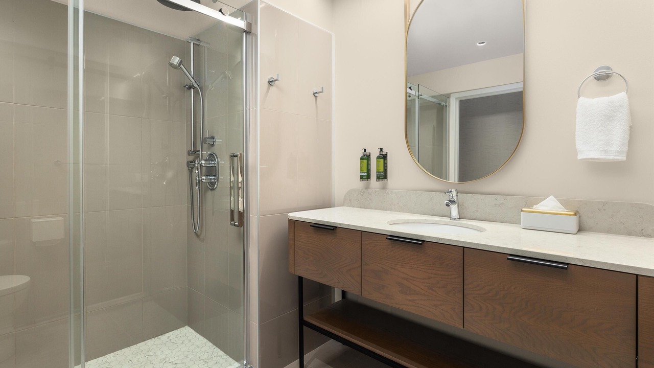 Photo of Bathroom in Cote-Des-Neiges—Notre-Dame-De-Grace