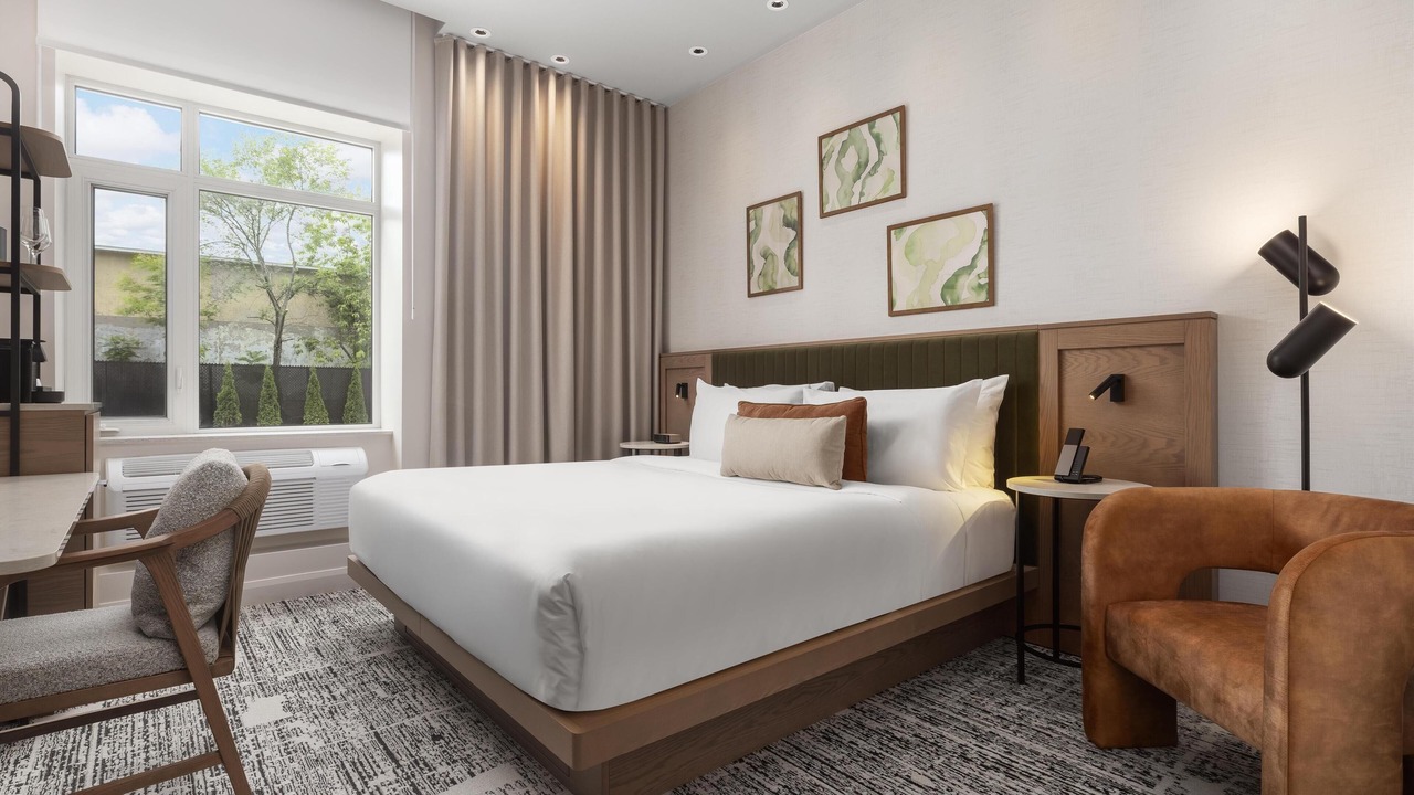 Photo of Bedroom in Cote-Des-Neiges—Notre-Dame-De-Grace