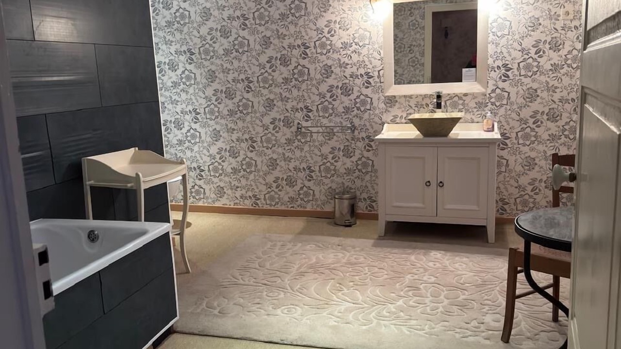 Photo of Bathroom in Busset