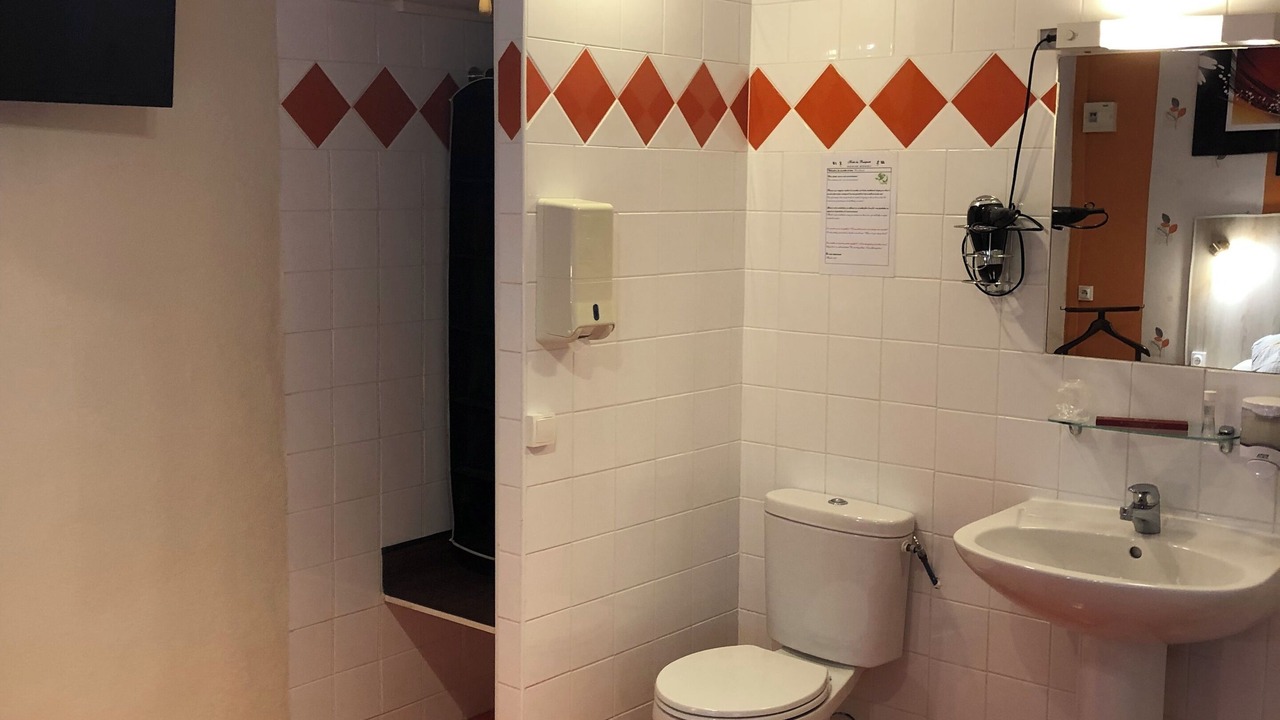 Photo of Bathroom in Villeneuve-sur-Lot