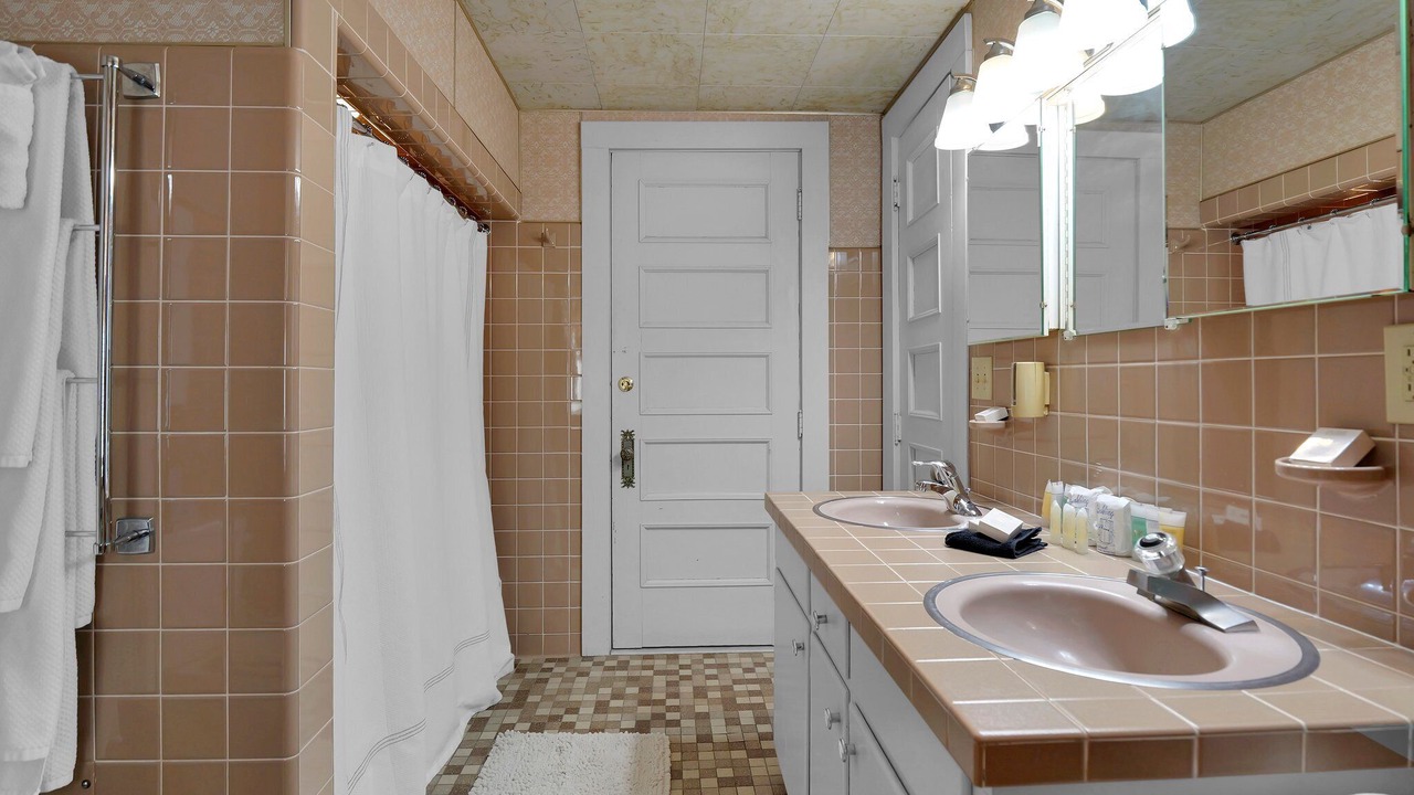 Photo of Bathroom in Olean