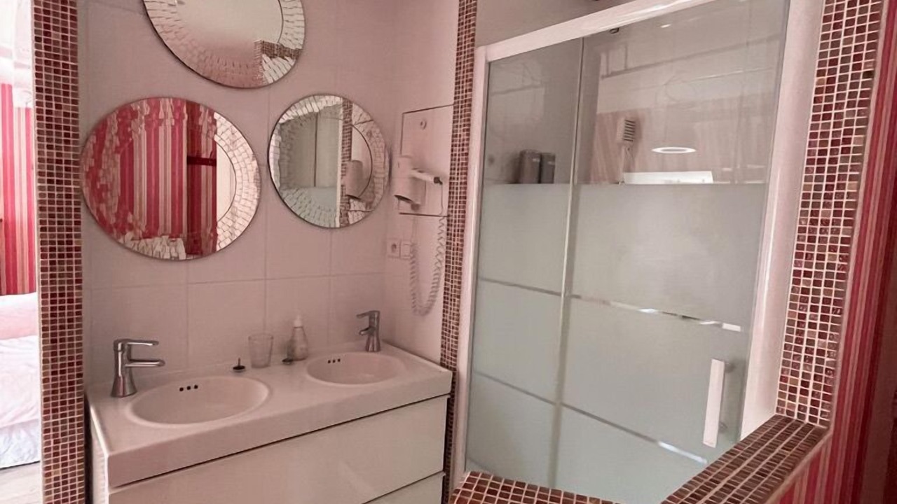 Photo of Bathroom in Vernou-sur-Brenne