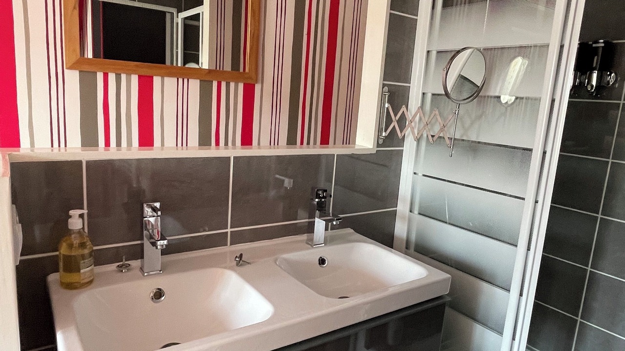 Photo of Bathroom in Vernou-sur-Brenne