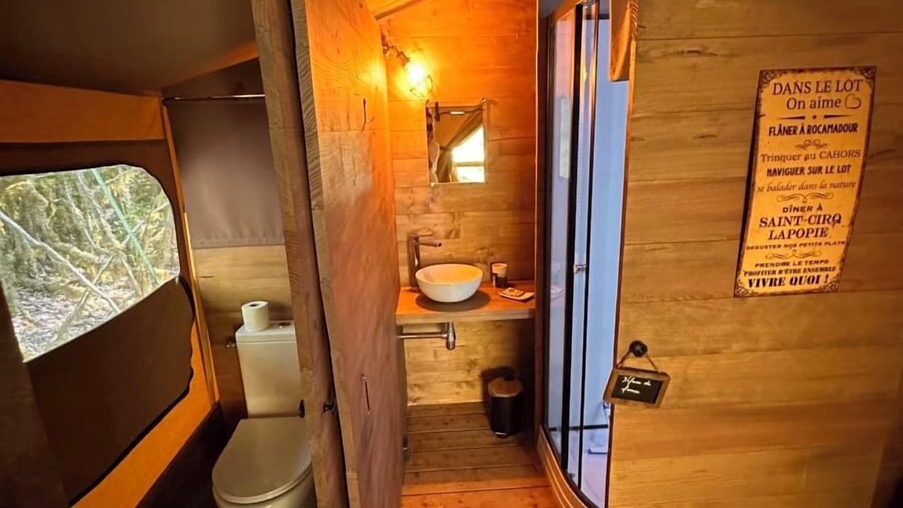 Photo of Bathroom in Saint-Medard