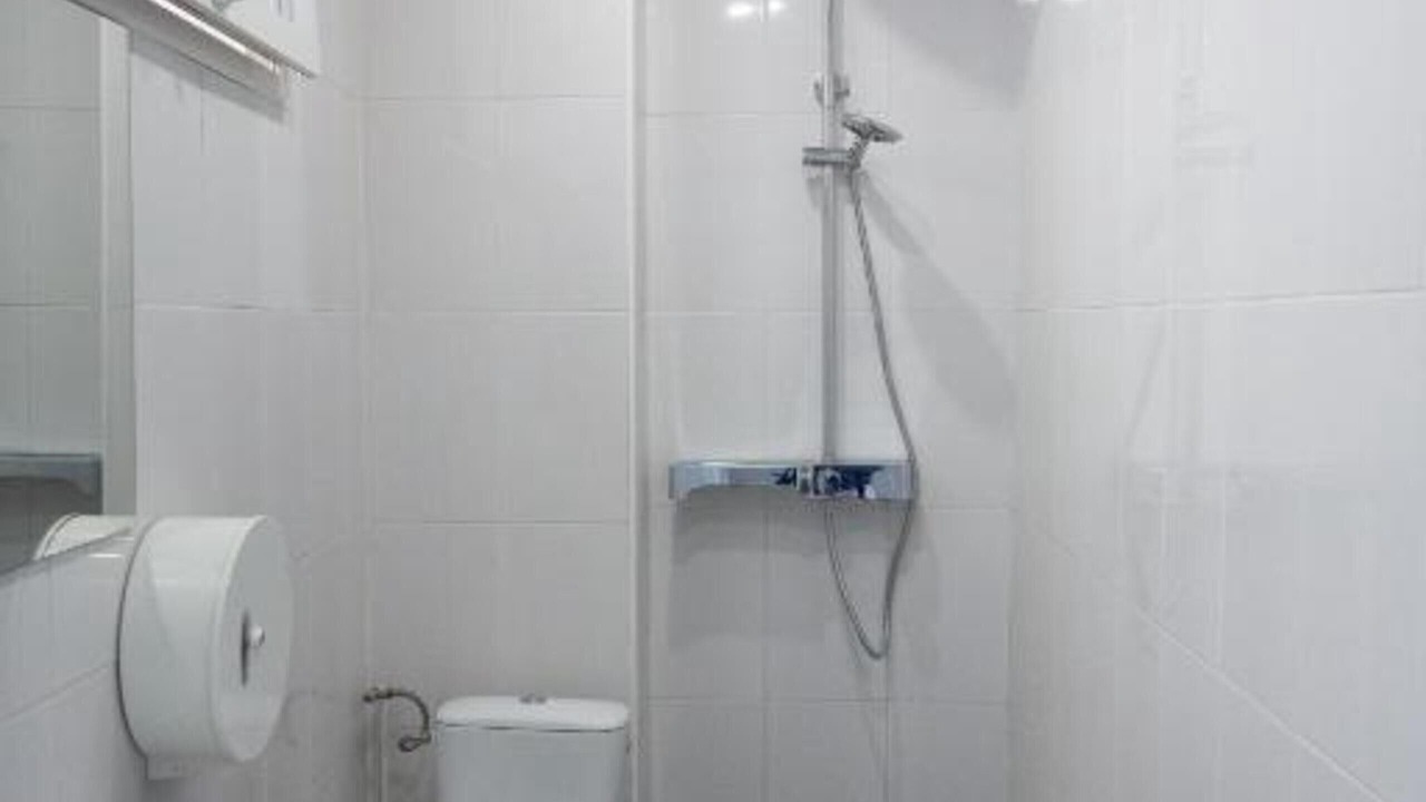 Photo of Bathroom in Quartier de la Folie-Mericourt