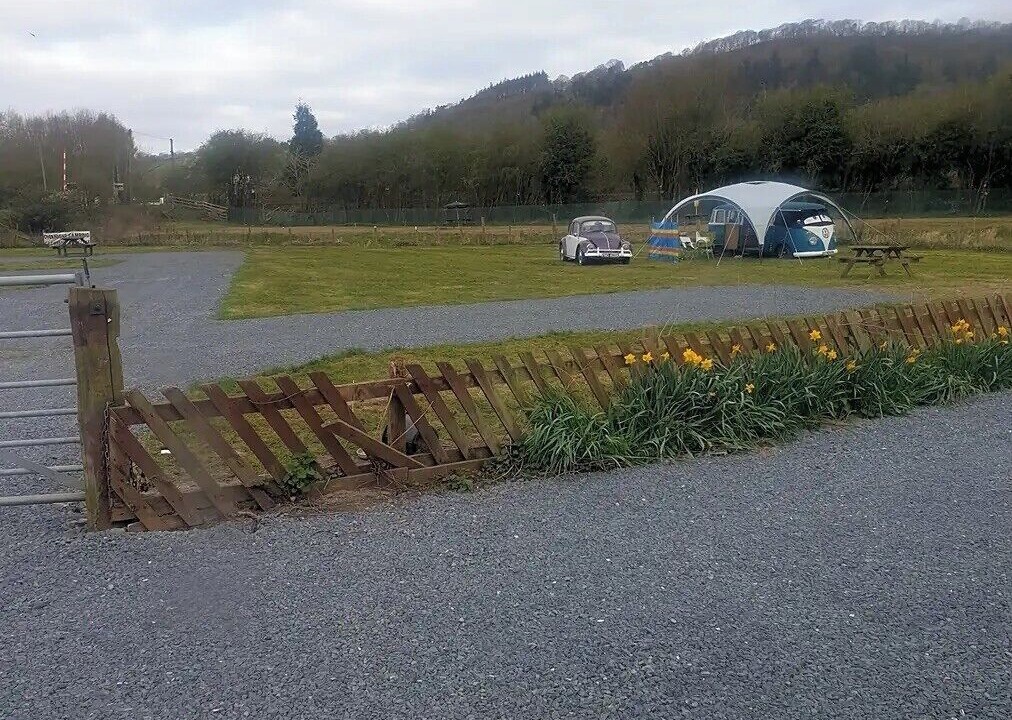 Photo of Others in Kingswood