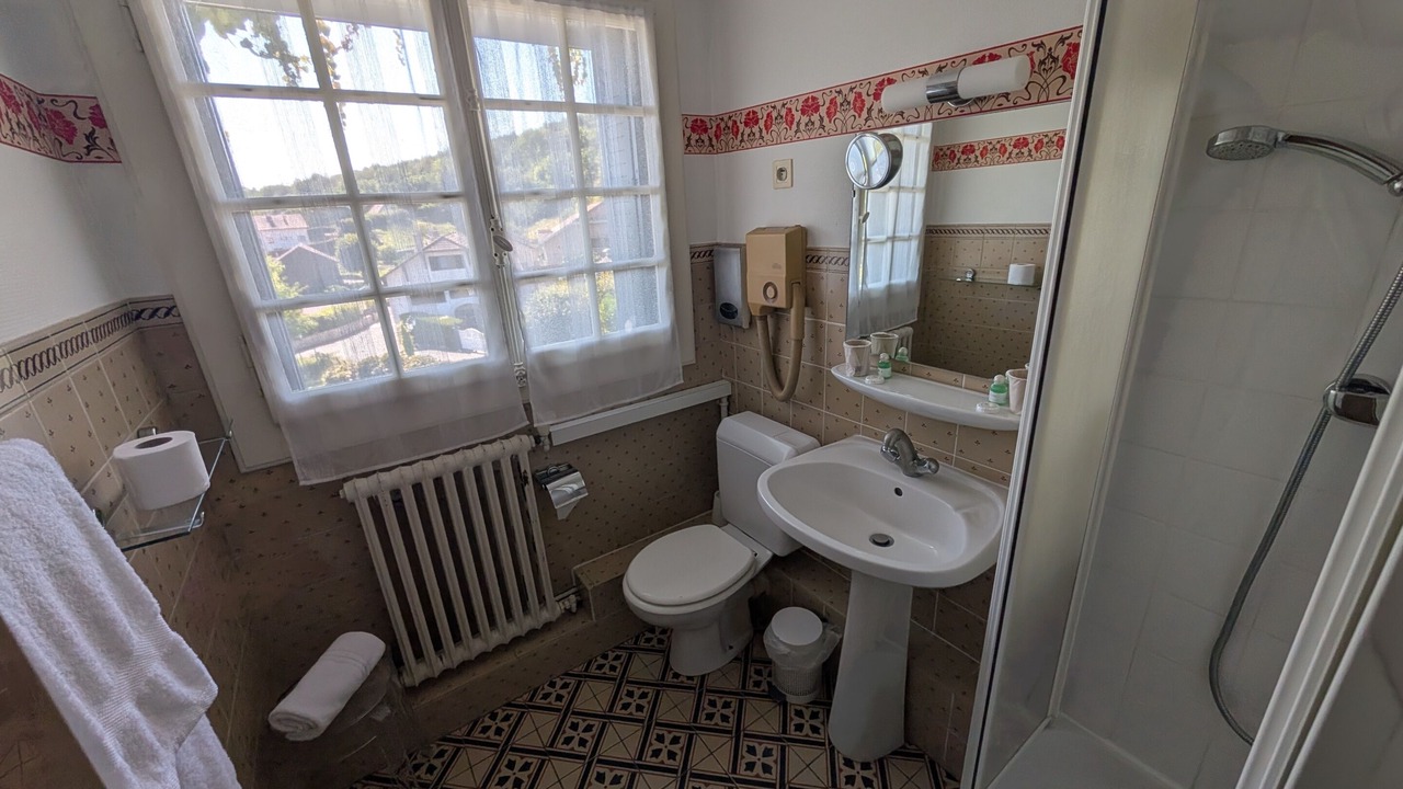 Photo of Bathroom in Echenevex