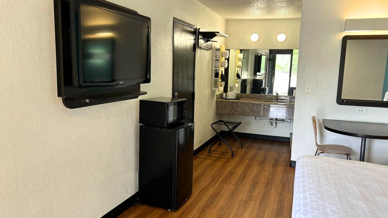 Photo of Bedroom in Beeville