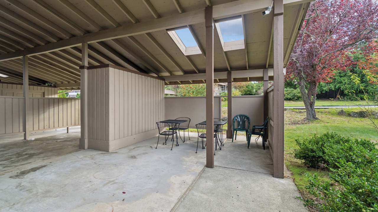 Photo of Patio Balcony in Lake Hills