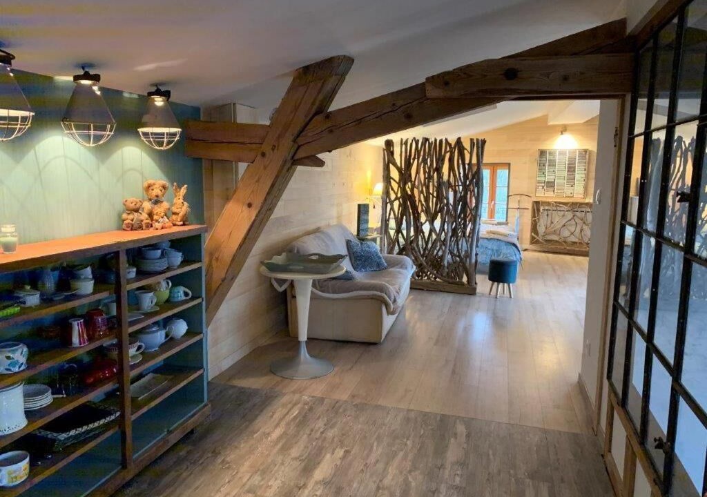 Photo of Others in Leran