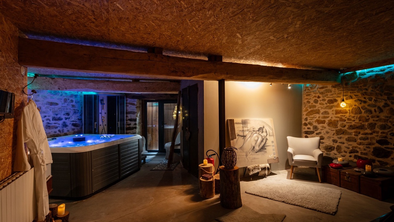 Photo of Others in Leran