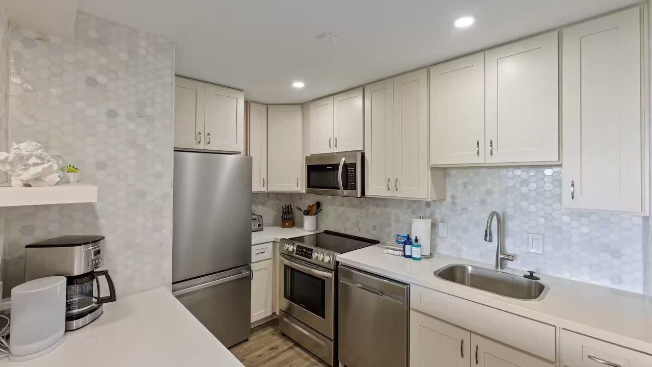 Photo of Kitchen in Kahana