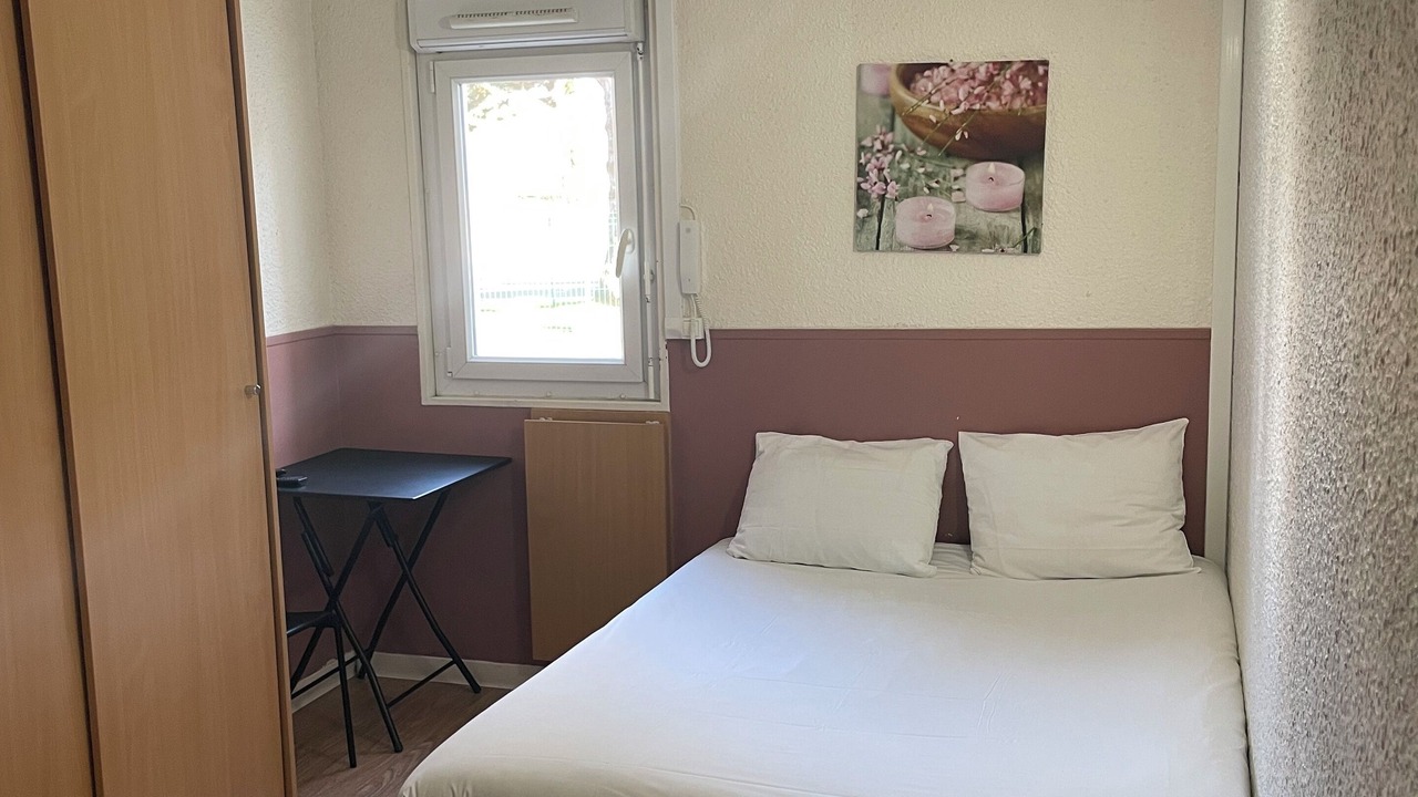 Photo of Bedroom in Evreux