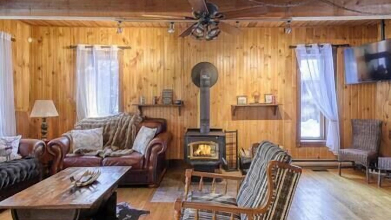 Photo of Livingroom in St-Adolphe-d'Howard