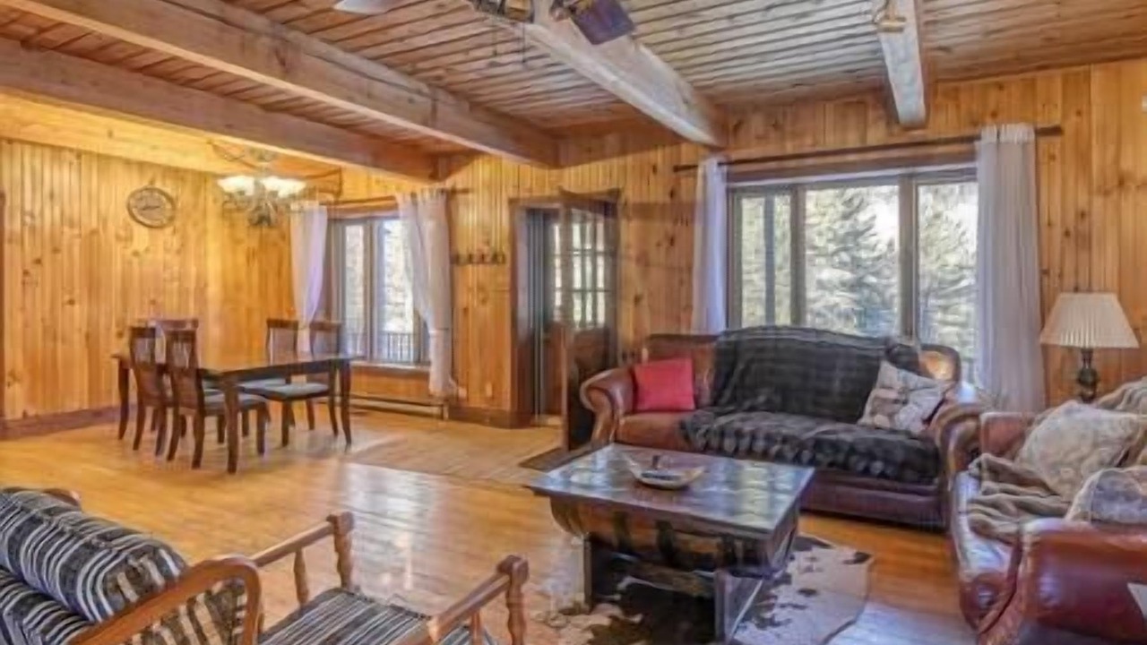 Photo of Livingroom in St-Adolphe-d'Howard