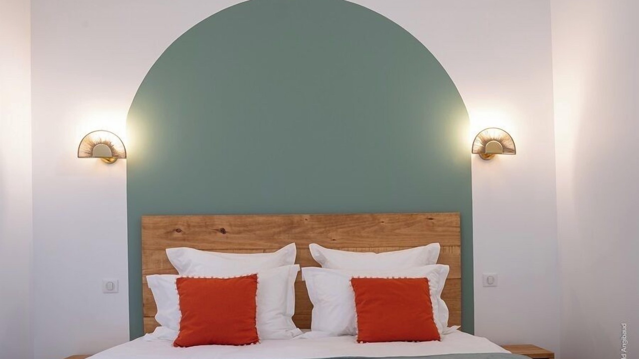 Photo of Bedroom in Distre