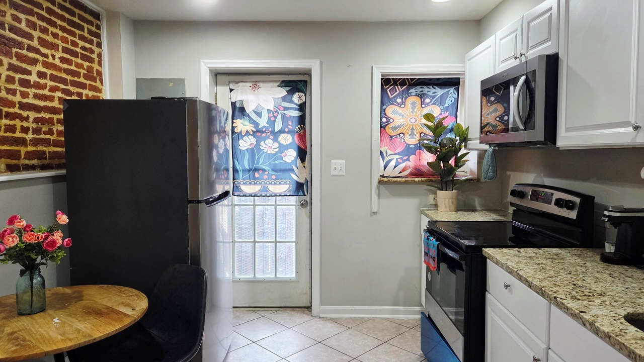 Photo of Patio Balcony in Downtown Baltimore