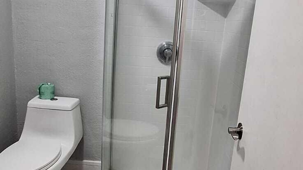 Photo of Bathroom in Garfield Ridge