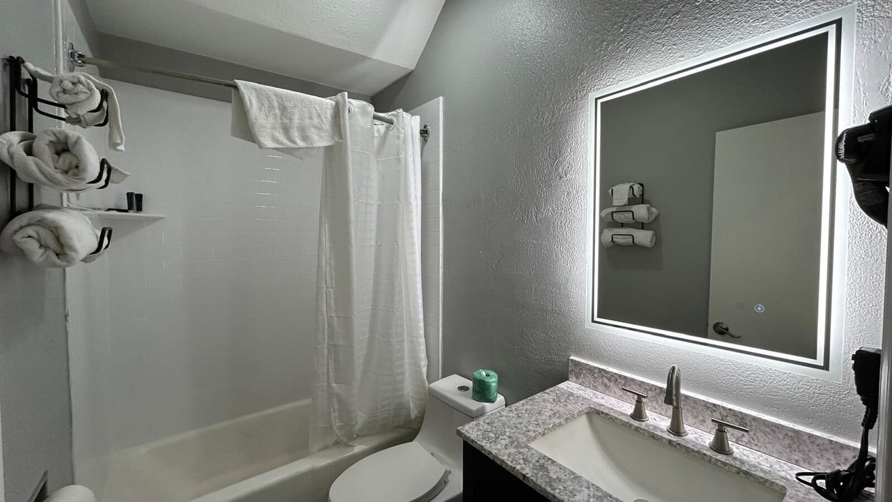 Photo of Bathroom in Garfield Ridge