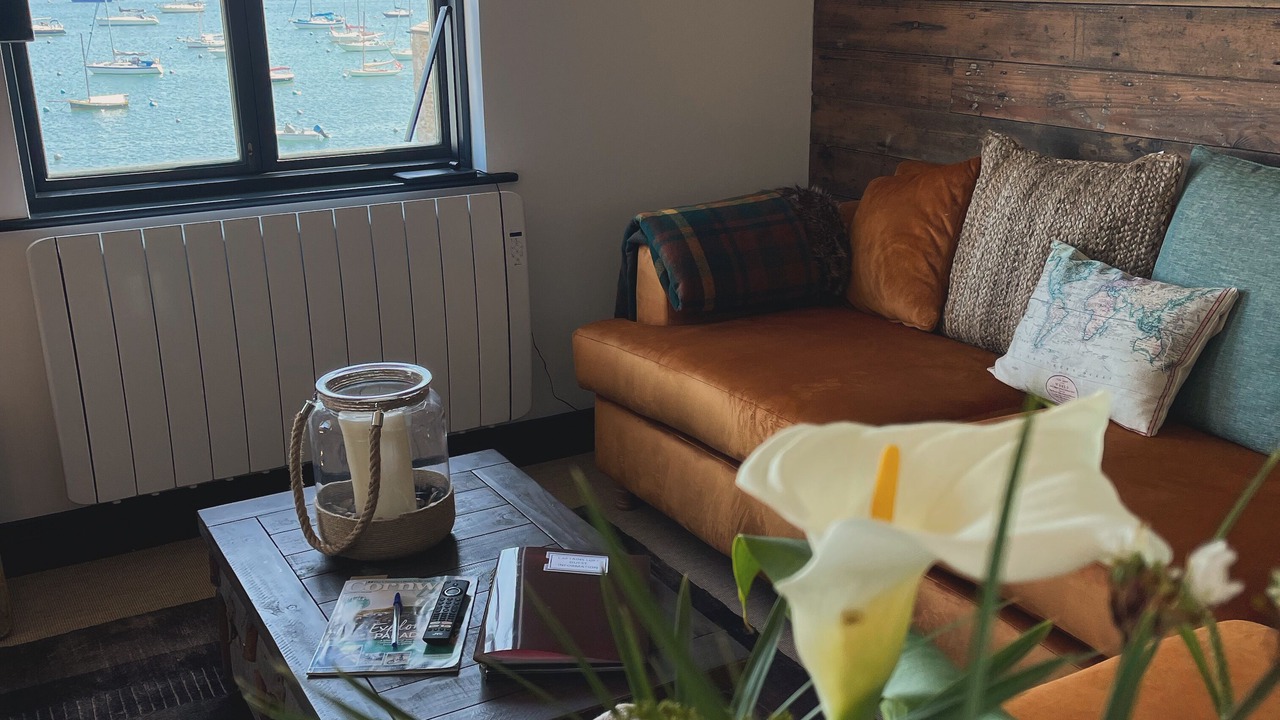 Photo of Livingroom in Mylor Churchtown