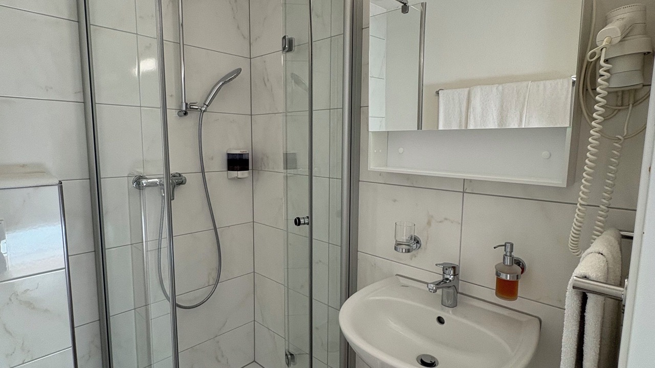 Photo of Bathroom in Jona
