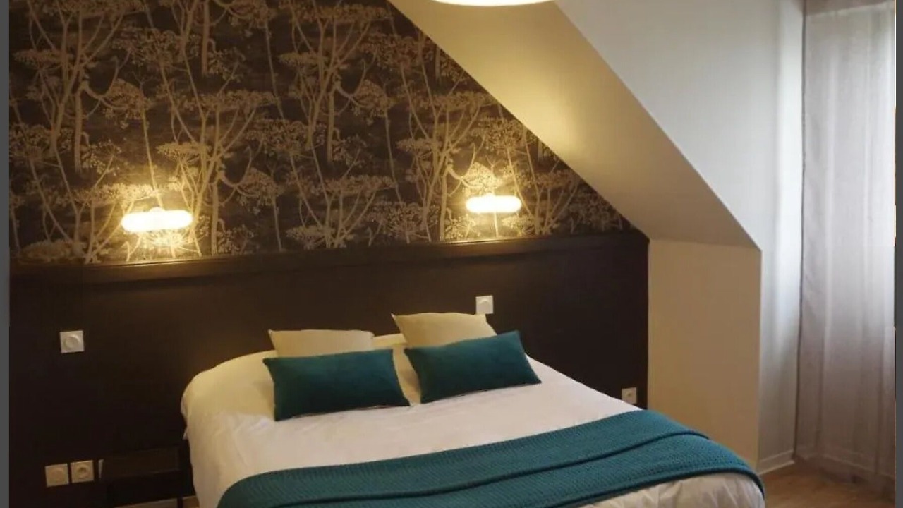 Photo of Others in Collinee