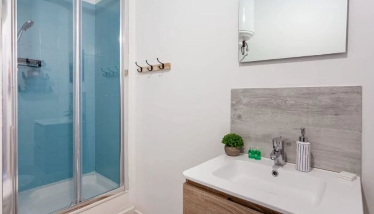 Photo of Bathroom in Brequerecque