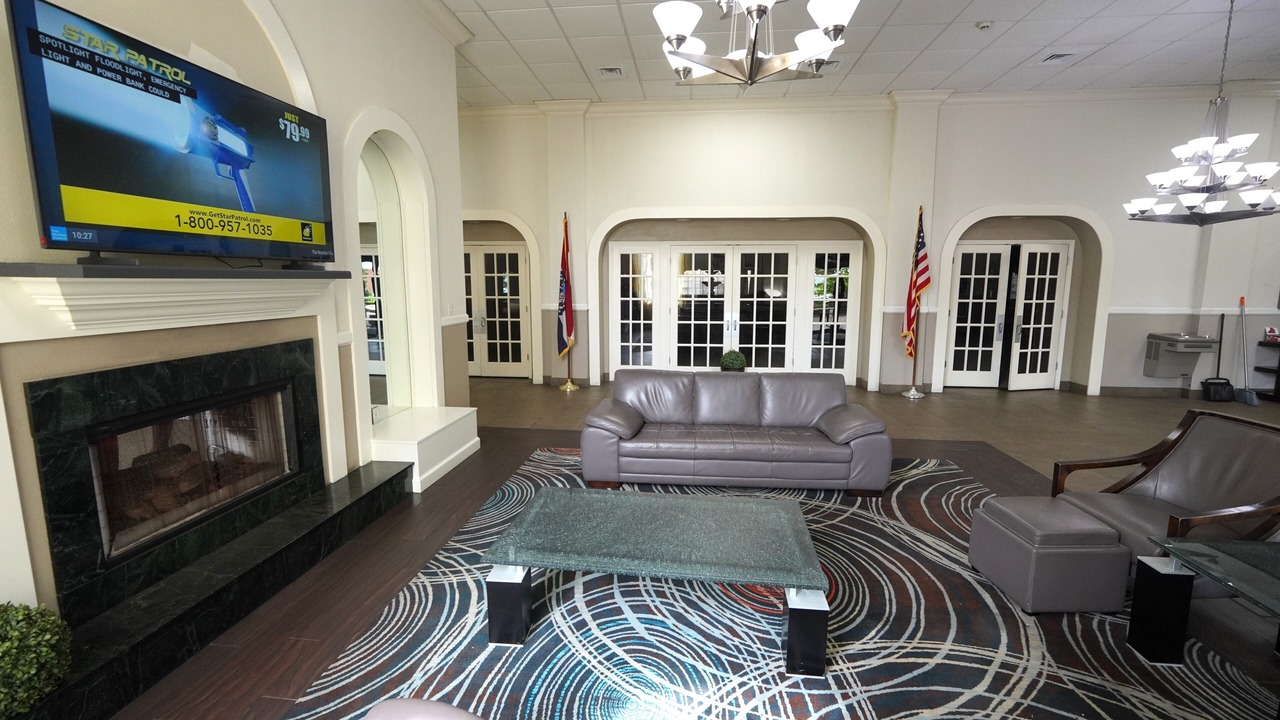 Photo of Livingroom in Festus