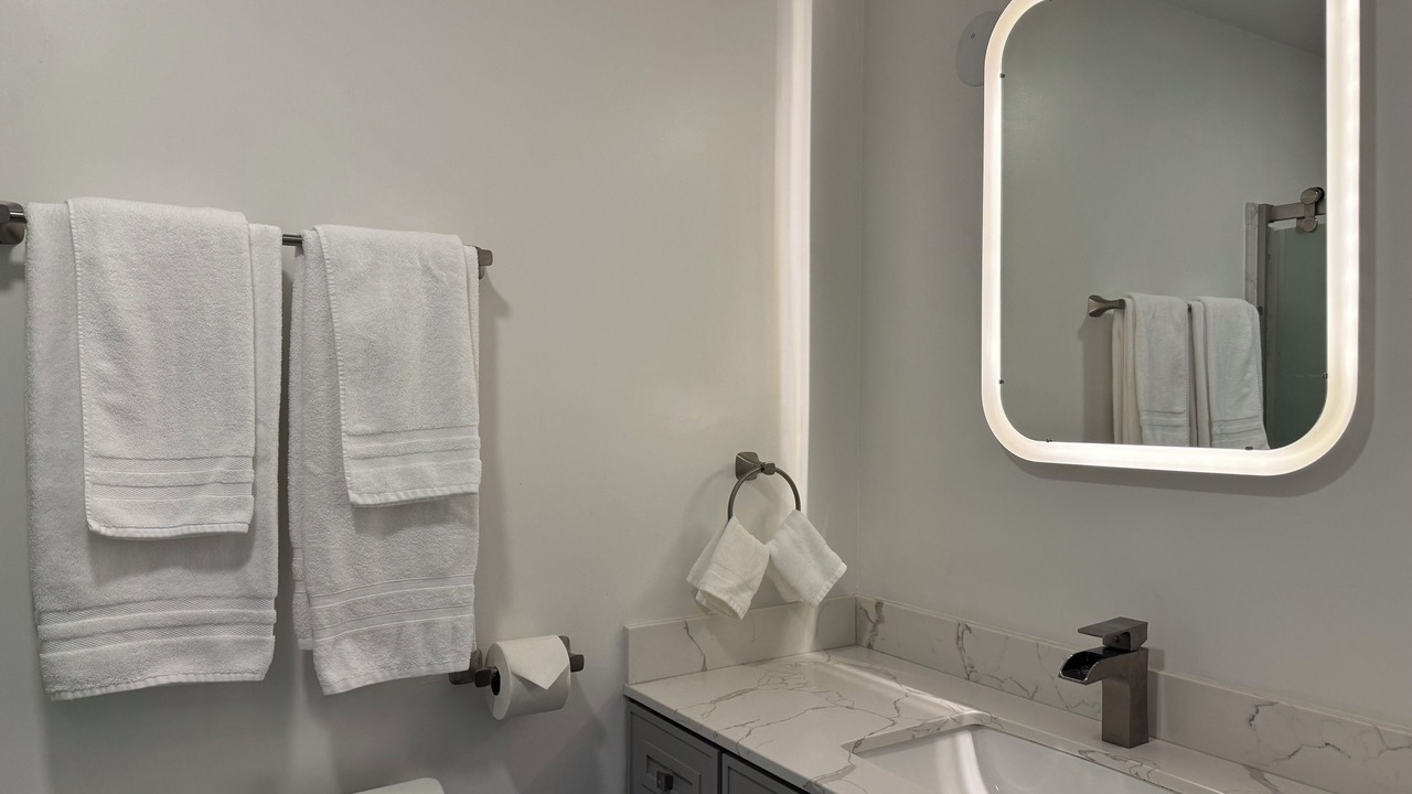 Photo of Bathroom in Downtown Oakland